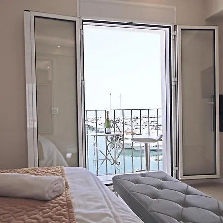 First Line Luxury Penthouse, Puerto Banús, Apartamento *
