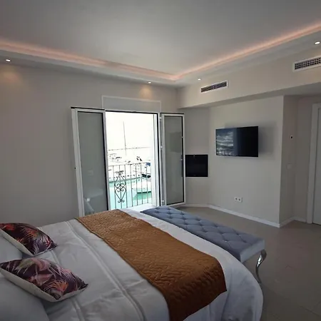 First Line Luxury Penthouse, Puerto Banus, Apartment *