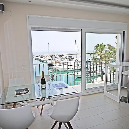 아파트 - Frontline 2br Penthouse, Puerto Banus