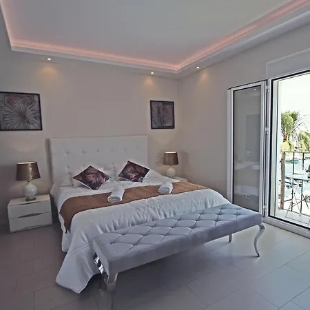 아파트 - Frontline 2br Penthouse, Puerto Banus