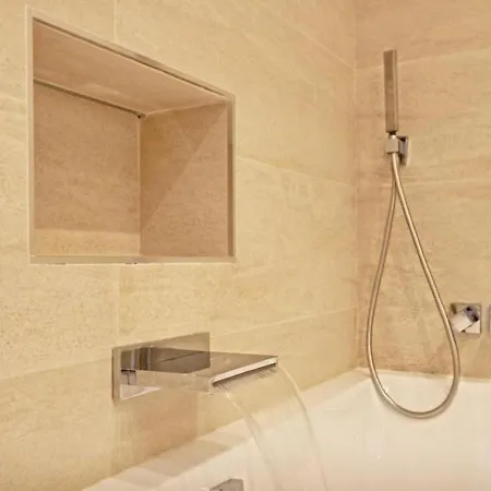 - Frontline 2br Penthouse, Puerto Banus 아파트
