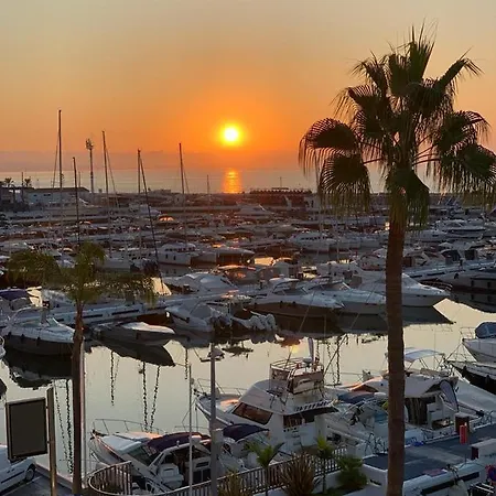 아파트 - Frontline 2br Penthouse, Puerto Banus *
